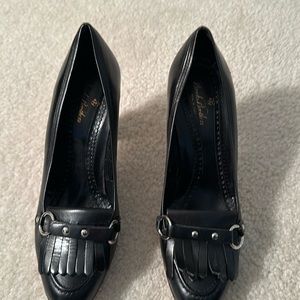 Barely worn Brooks Brothers leather. 3 inch heels. Excellent condition.